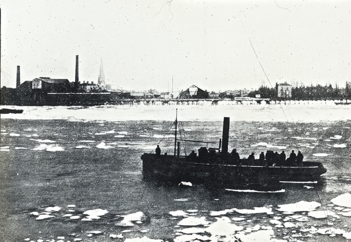 #12 Ice floes on the Thames, 1920s