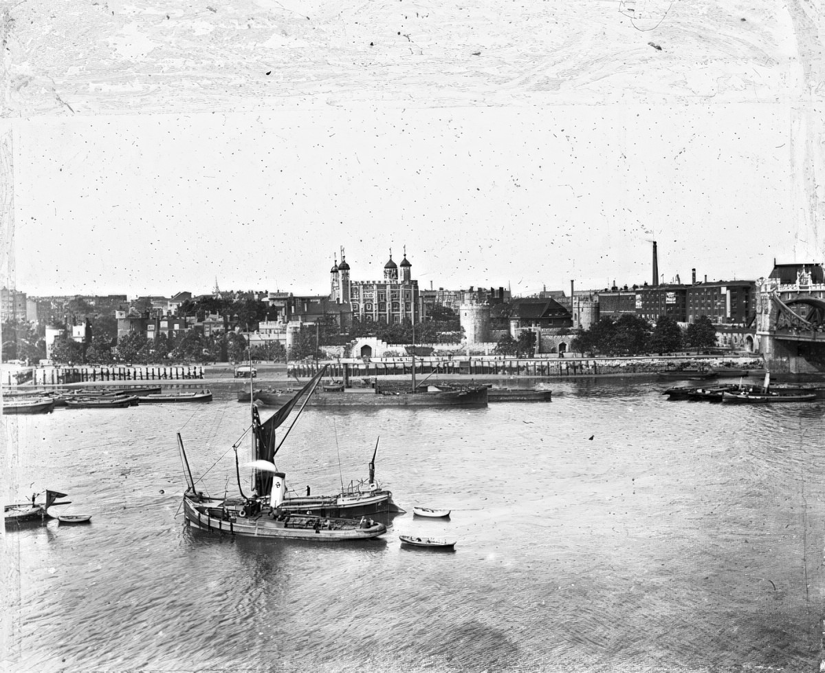 #7 The Tower of London from the Thames, 1910s