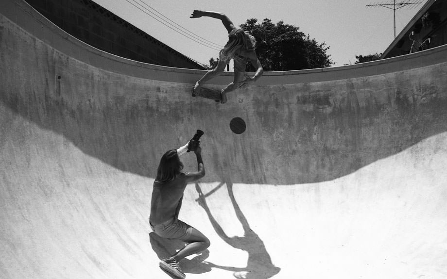 Concrete Waves and Tube Socks: Cool Vintage Photos of 1970s Skateboarding Sports