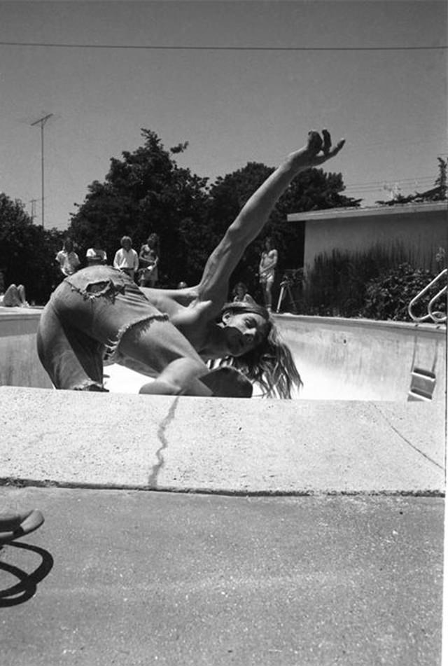 #10 Concrete Waves and Tube Socks: Cool Vintage Photos of 1970s Skateboarding #10 Sports