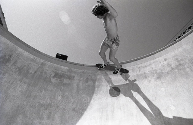 Concrete Waves and Tube Socks: Cool Vintage Photos of 1970s Skateboarding Sports
