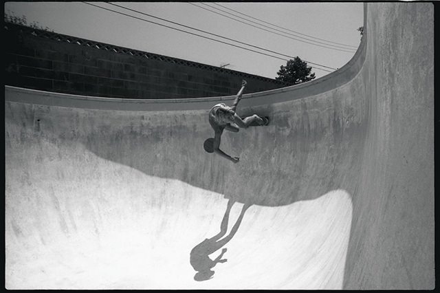 Concrete Waves and Tube Socks: Cool Vintage Photos of 1970s Skateboarding Sports