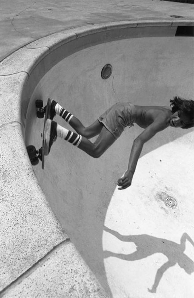 Concrete Waves and Tube Socks: Cool Vintage Photos of 1970s Skateboarding Sports