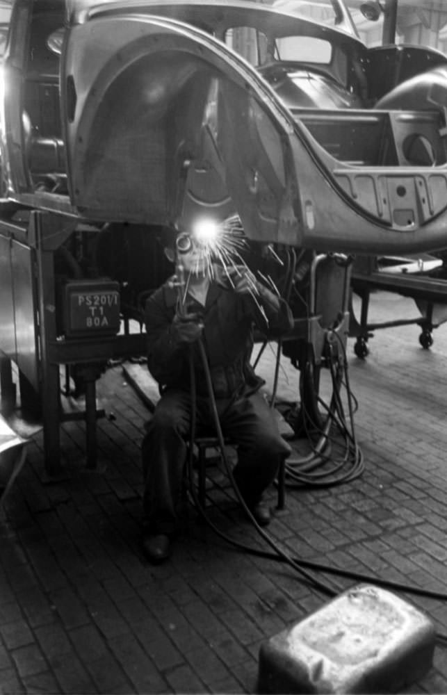 A Look Inside the Volkswagen’s Main Plant in Wolfsburg, Germany in 1951 Vehicles &; Transportation