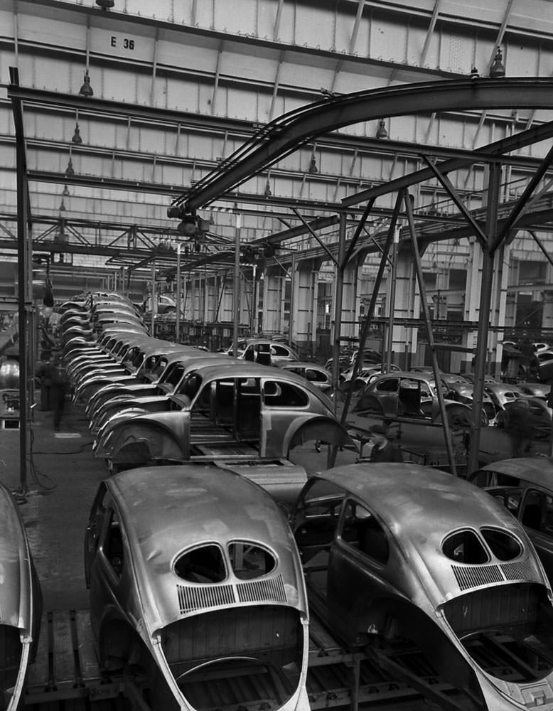A Look Inside the Volkswagen’s Main Plant in Wolfsburg, Germany in 1951 Vehicles &; Transportation