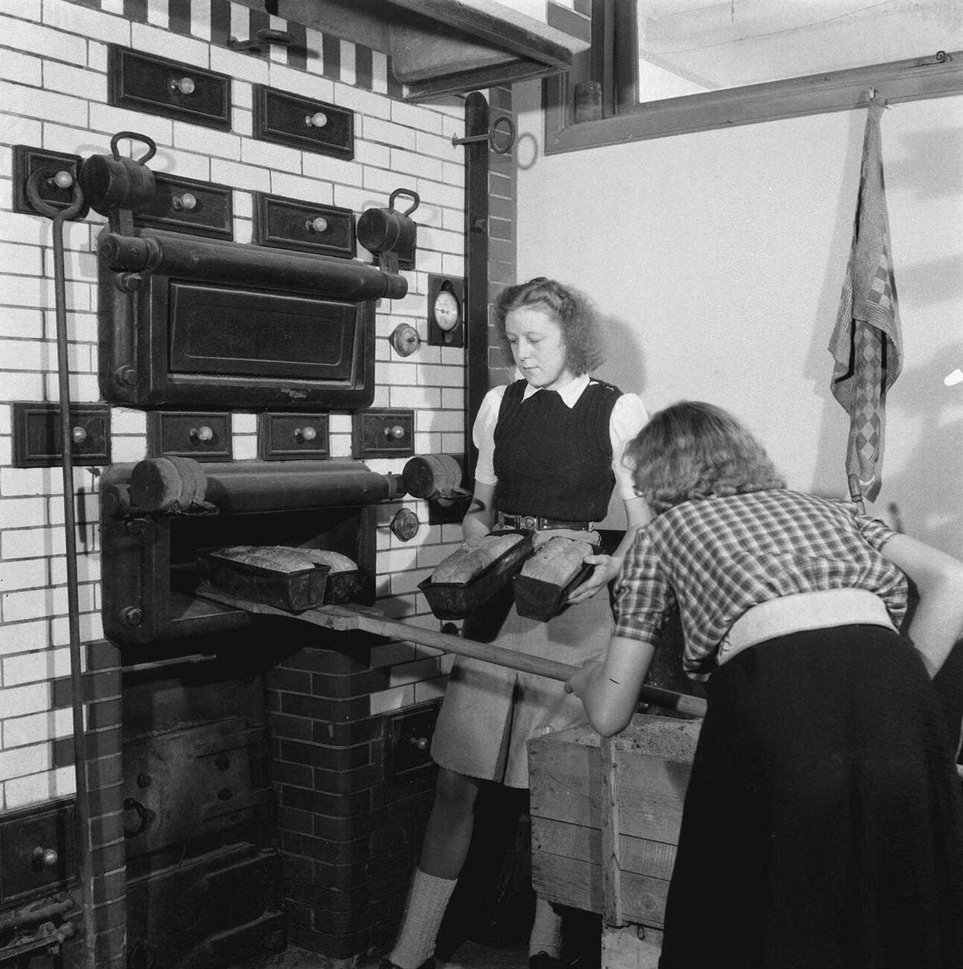 #129 Bread baking in the Netherlands, 1945