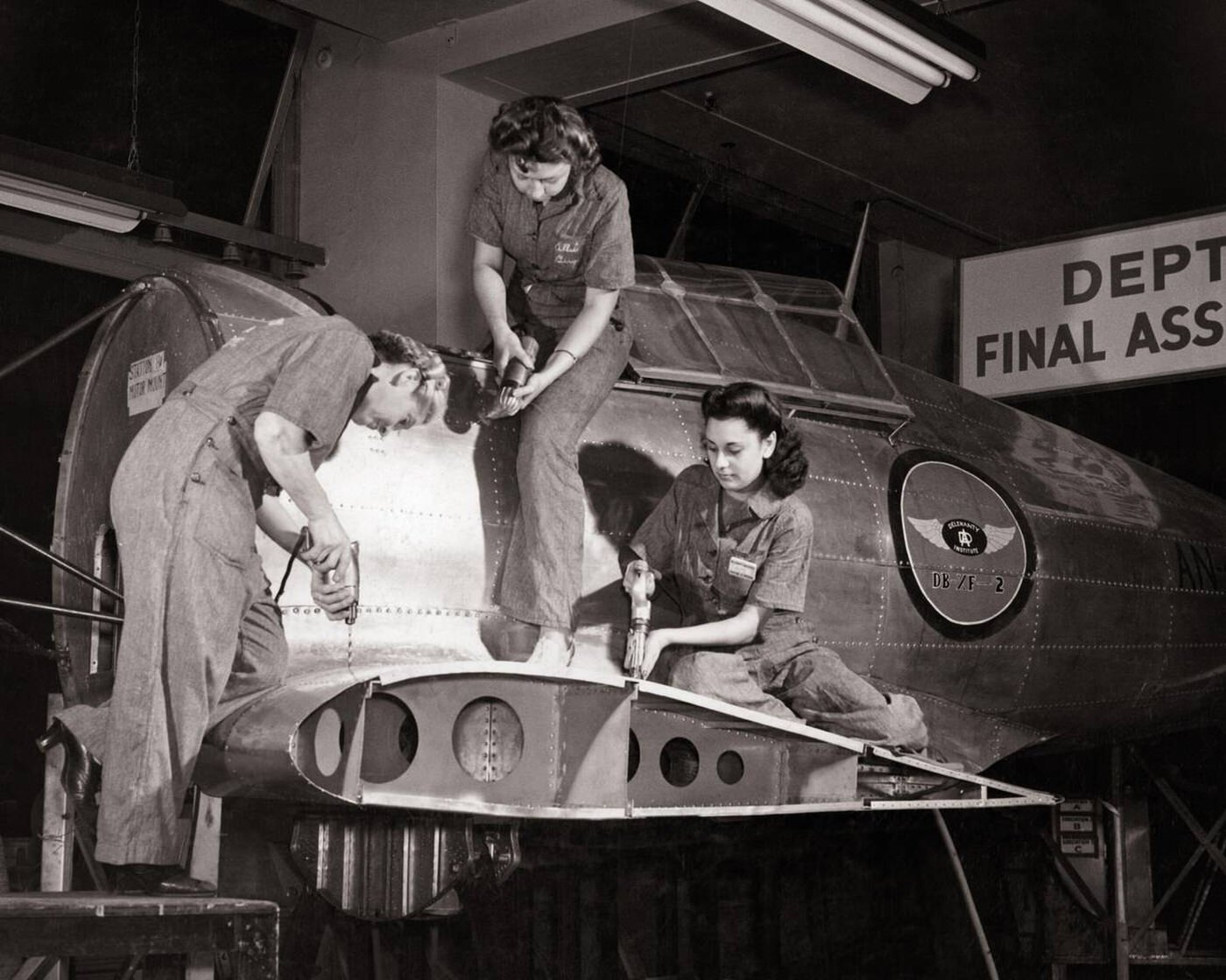#133 Young women training for wartime jobs, 1940s
