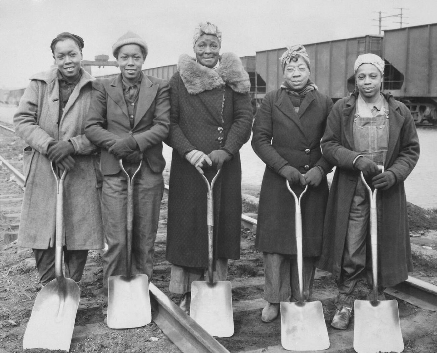 #151 Trackwomen of the Baltimore & Ohio Railroad, 1943