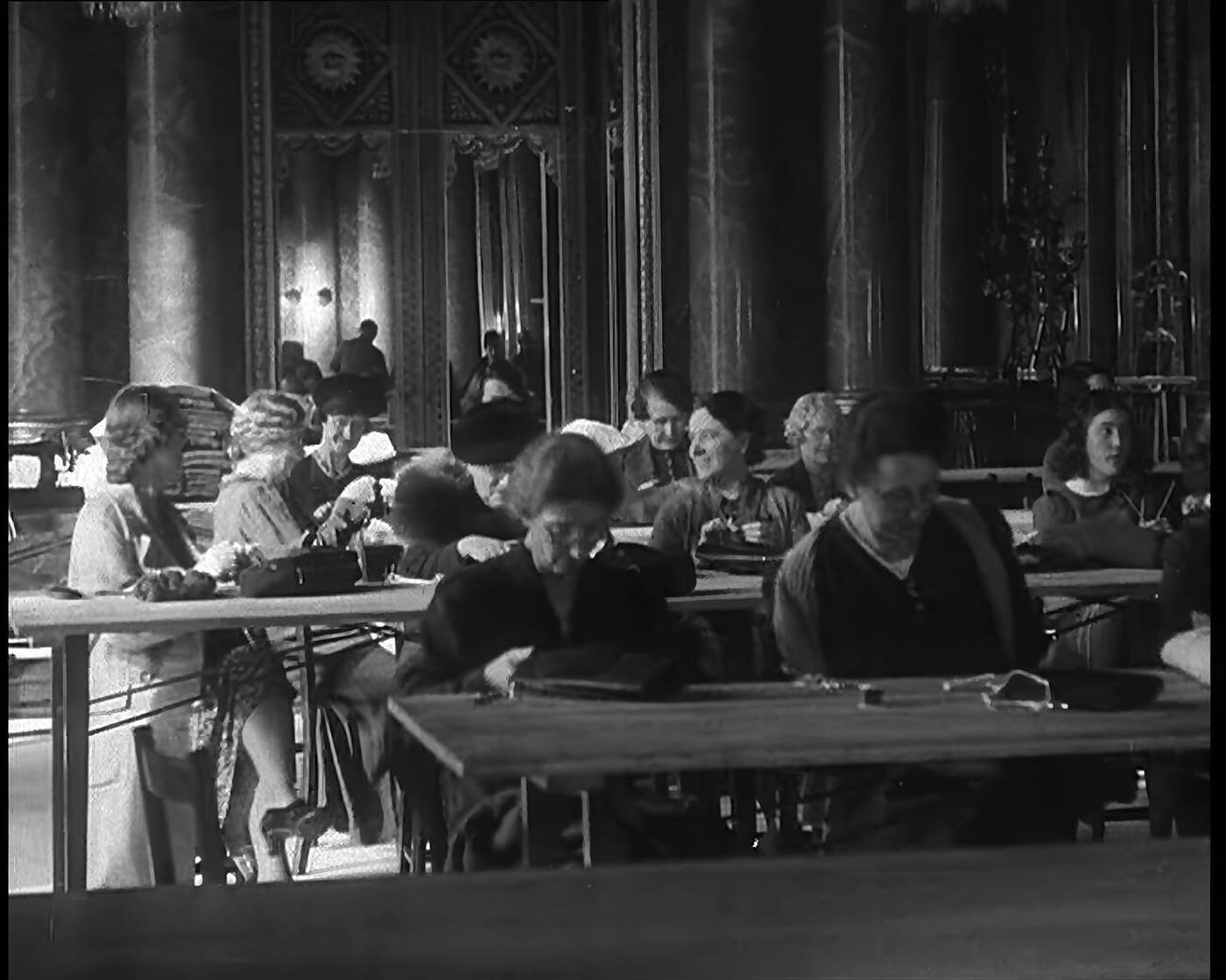 #154 Buckingham Palace sewing group, 1940