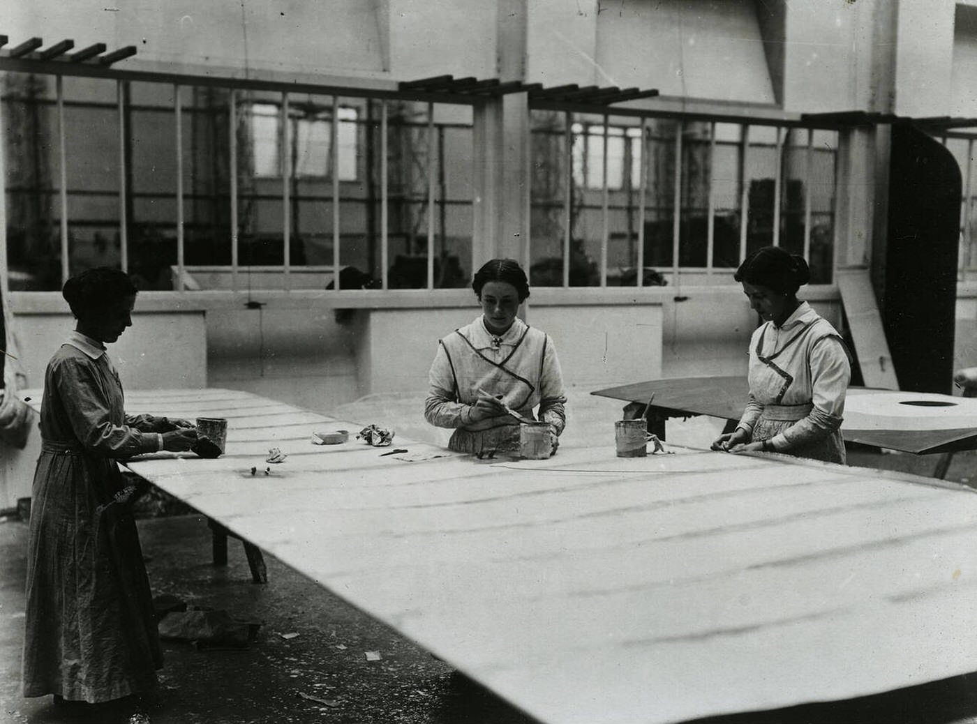#177 Women working on aircraft maintenance, World War II