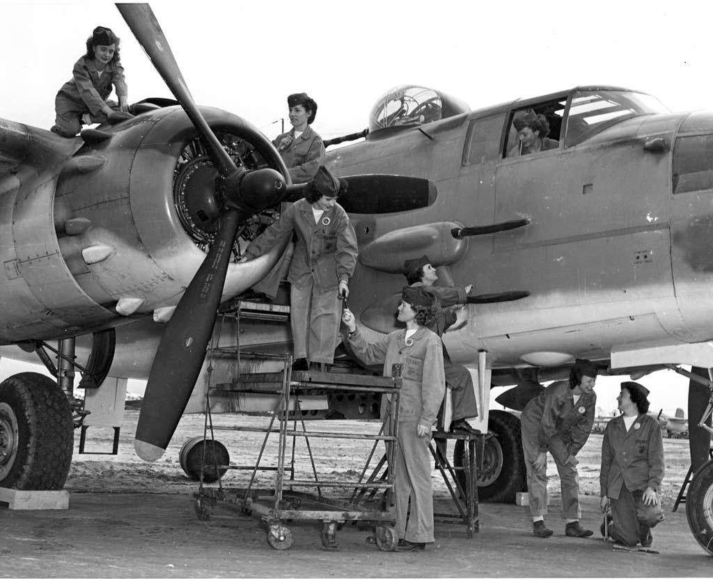 #45 U.S. Marine Corps Women’s Reservists working on a PBJ, 1945