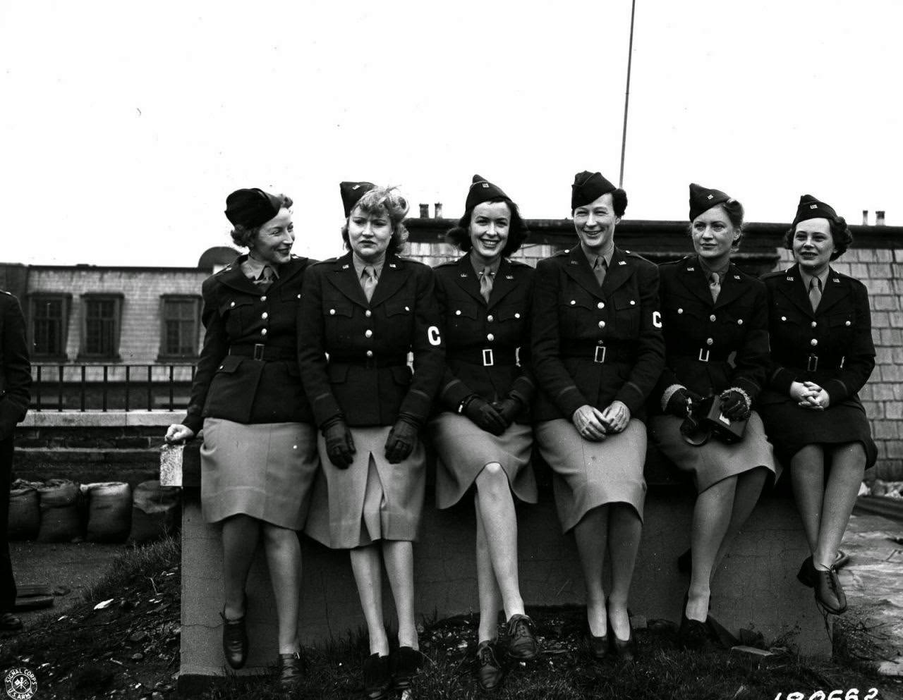 #54 Women war correspondents, 1943