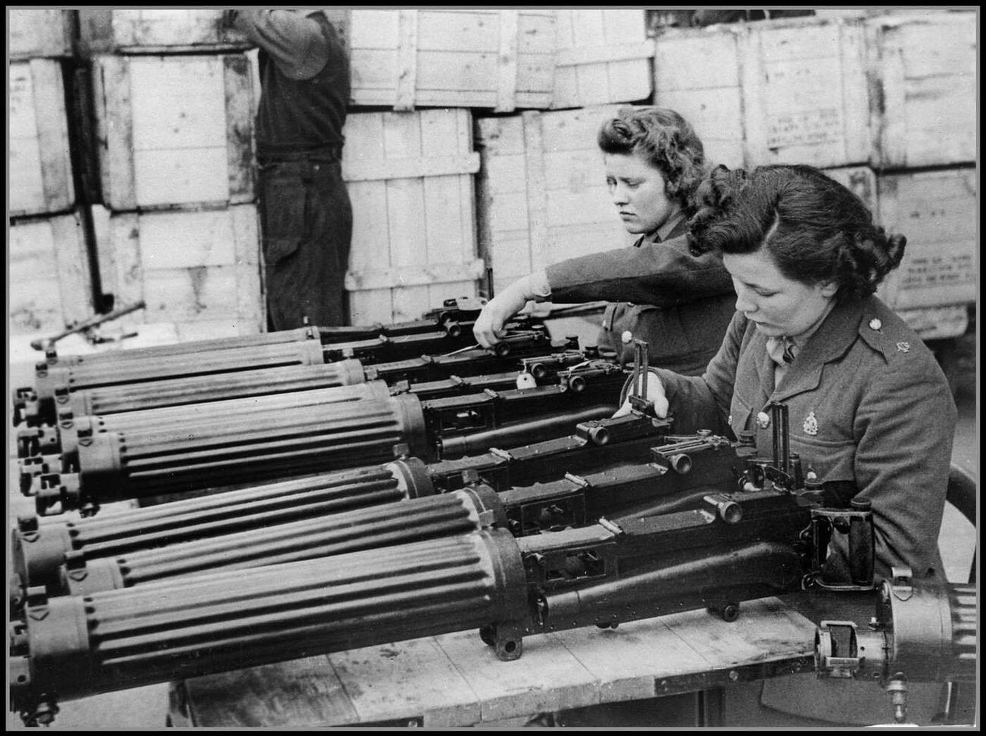 #65 Women checking Vickers machine guns, 1941