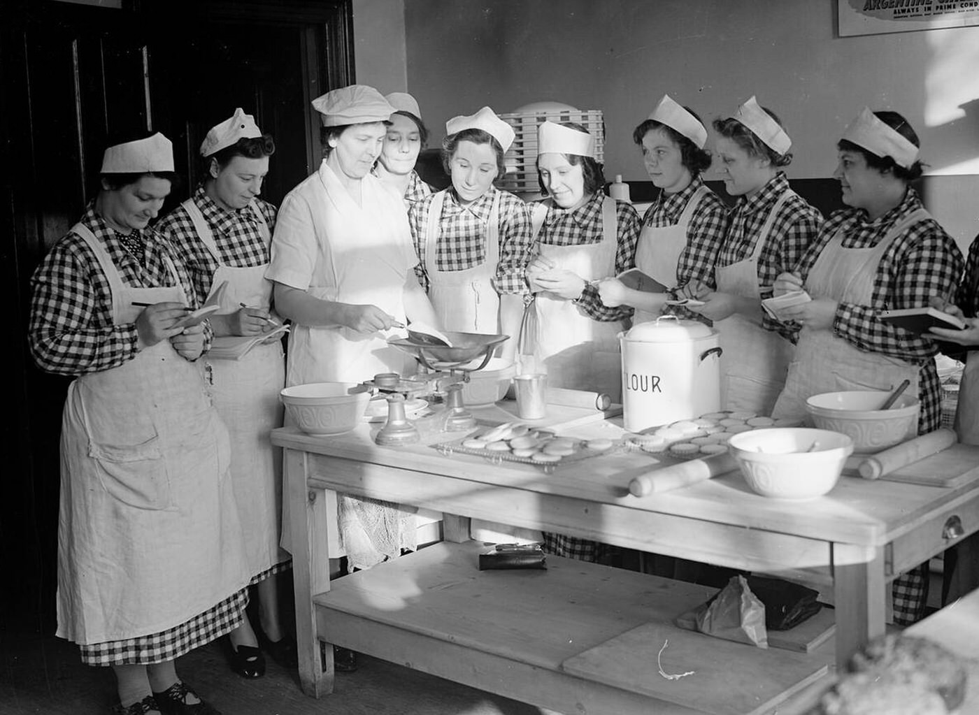 #71 Unemployed women learning to be canteen cooks, World War II