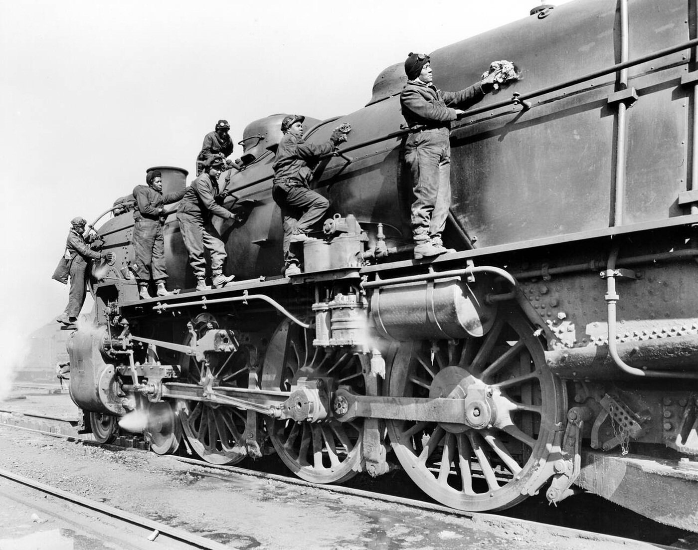 #77 Women engine cleaners on the Pennsylvania Railroad, 1943