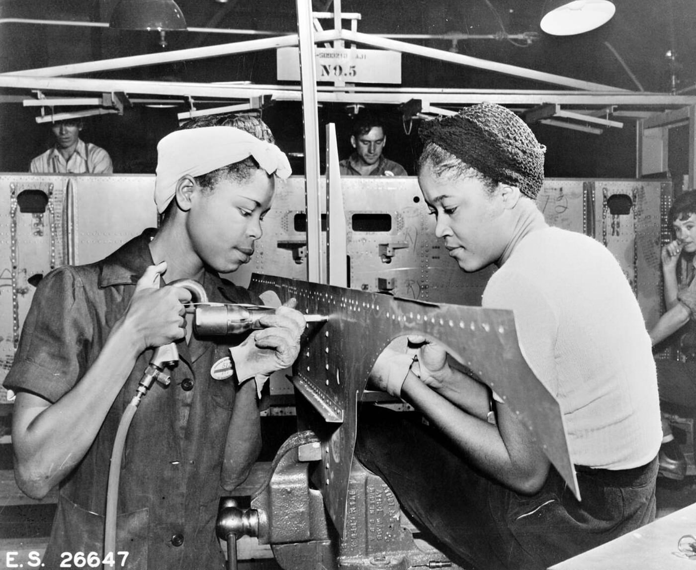 #90 Women at Douglas Aircraft Company, World War II