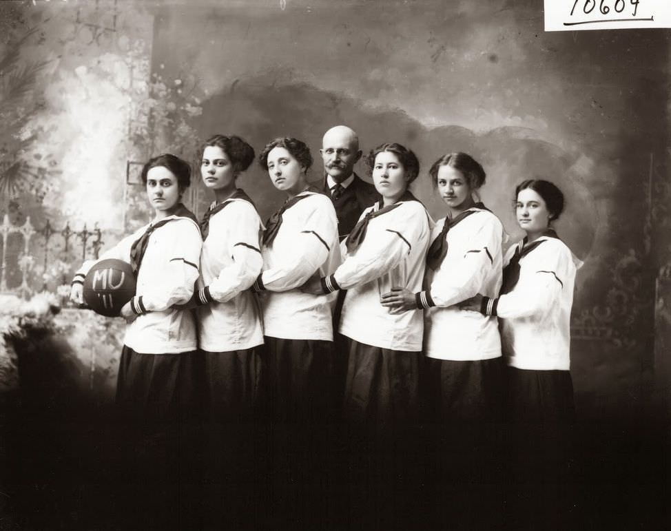 Miami women’s basketball team 1911