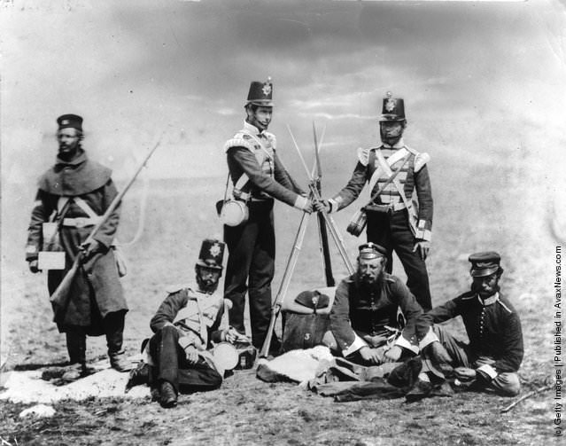 #12 British soldiers during the Crimean War, 1850s.