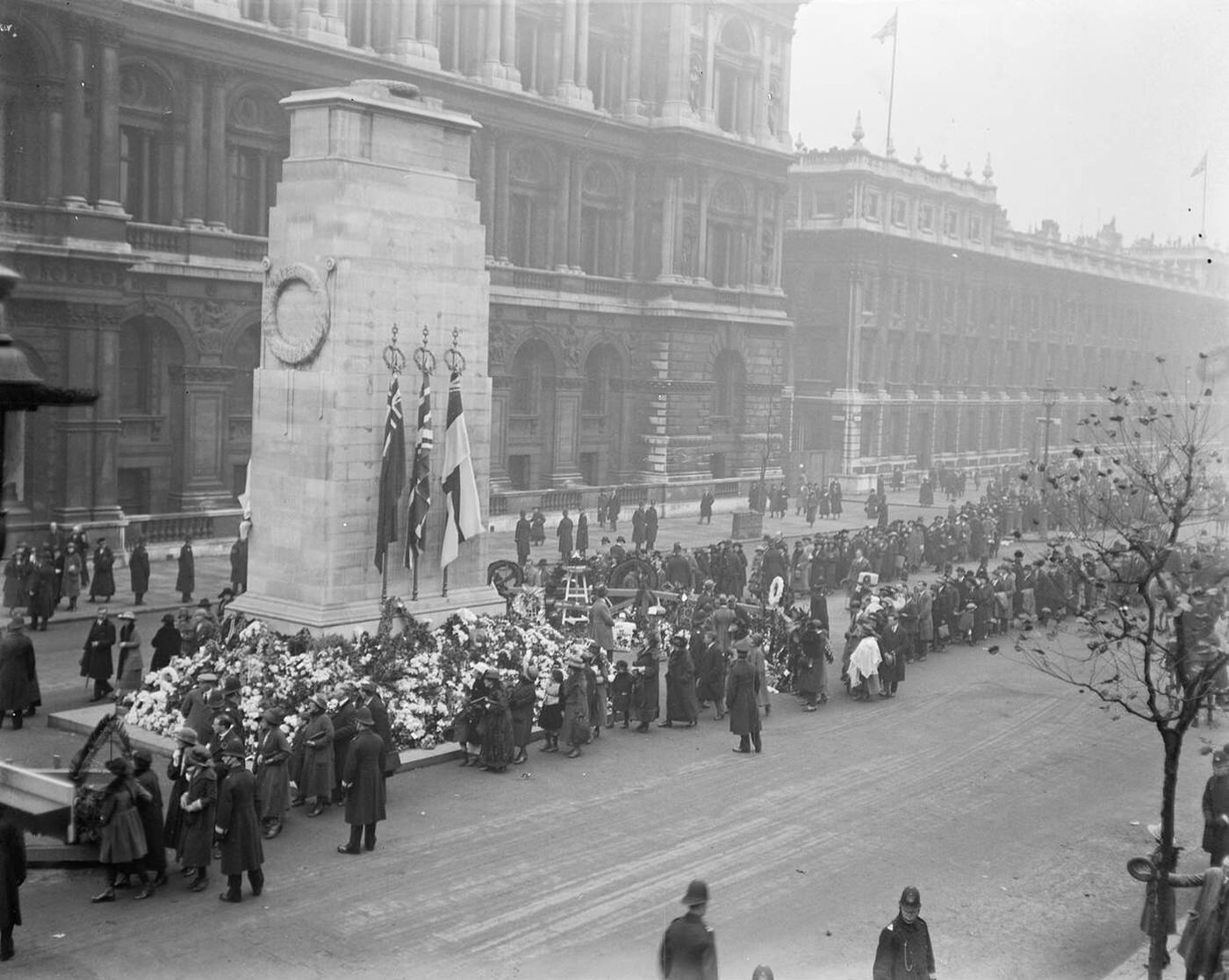 #63 Armistice Day, the pilgrimage past the Cenotaph on Homage Day, 1922.