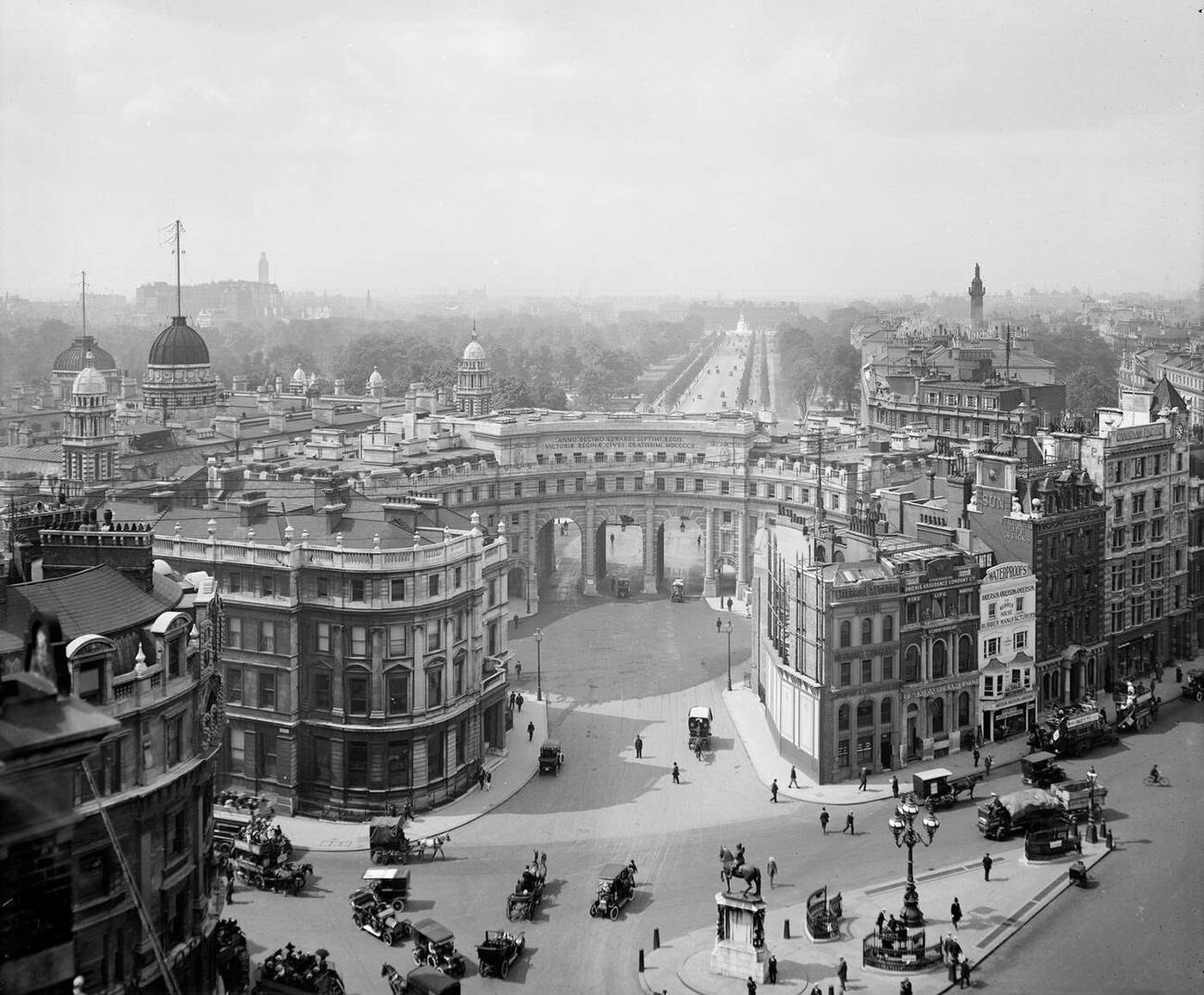 #64 Admiralty Arch, The Mall, Westminster, London, 1923.