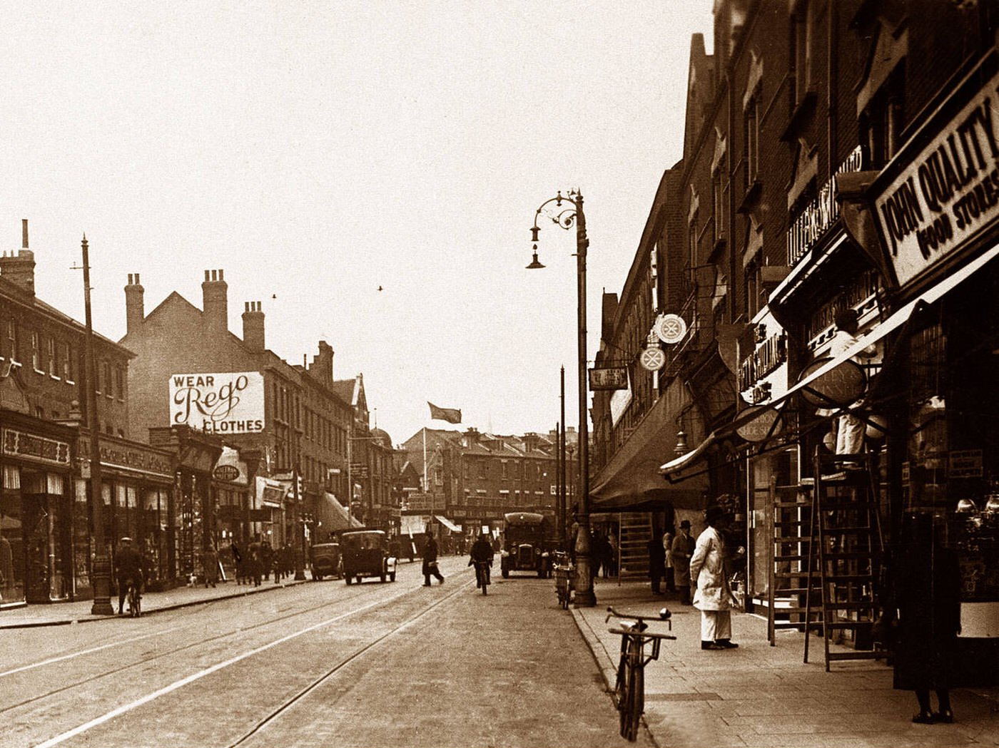 #106 Wimbledon The Broadway London, 1920s.