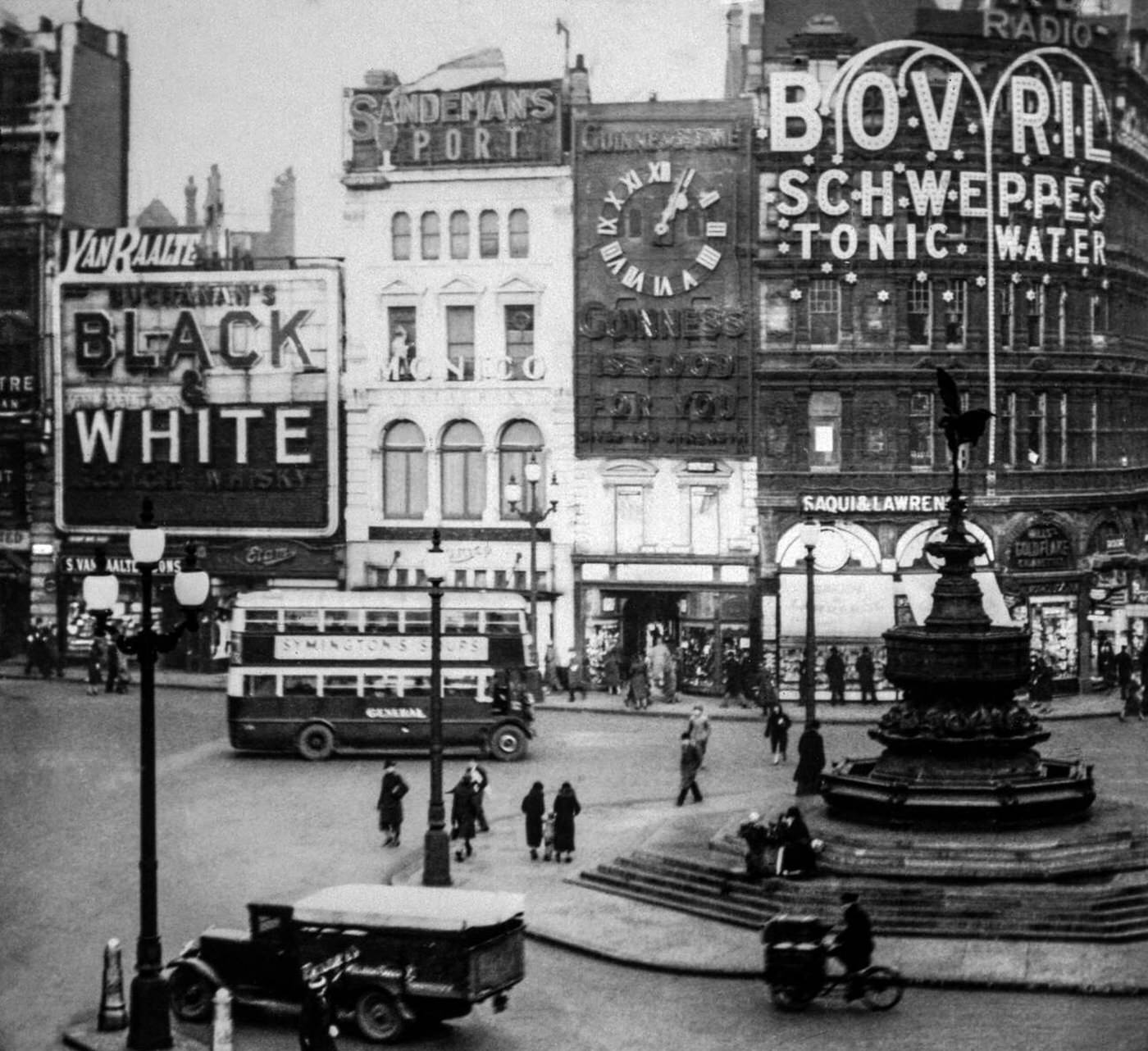 #110 Piccadilly Circus, London, 1920s.