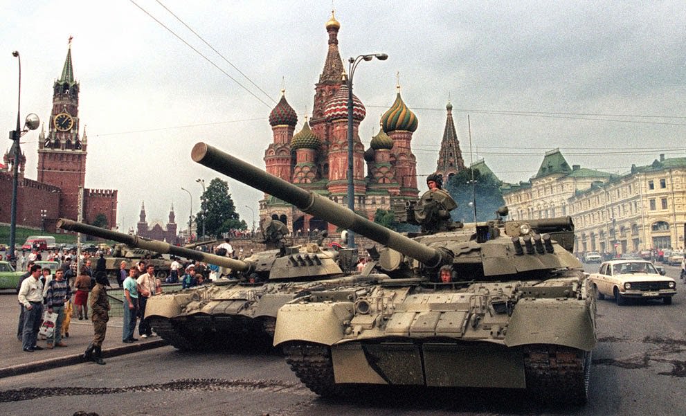 #18 Soviet Army tanks parked near Spassky Gate in Moscow’s Red Square after a coup, 1991.