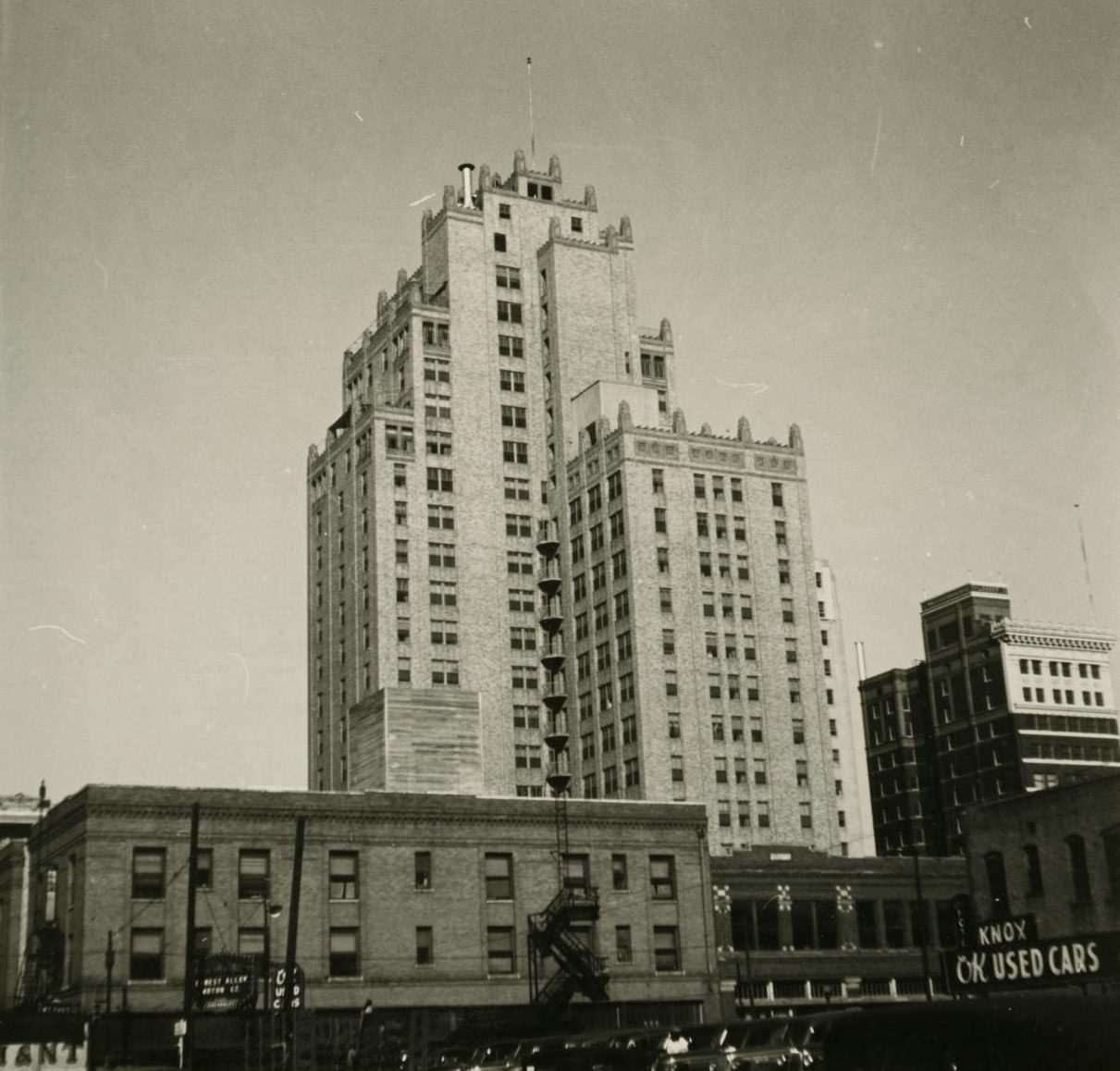 #96 The Blackstone Hotel (Courtyard by Marriott Fort Worth), Fort Worth, Texas, 1930s.