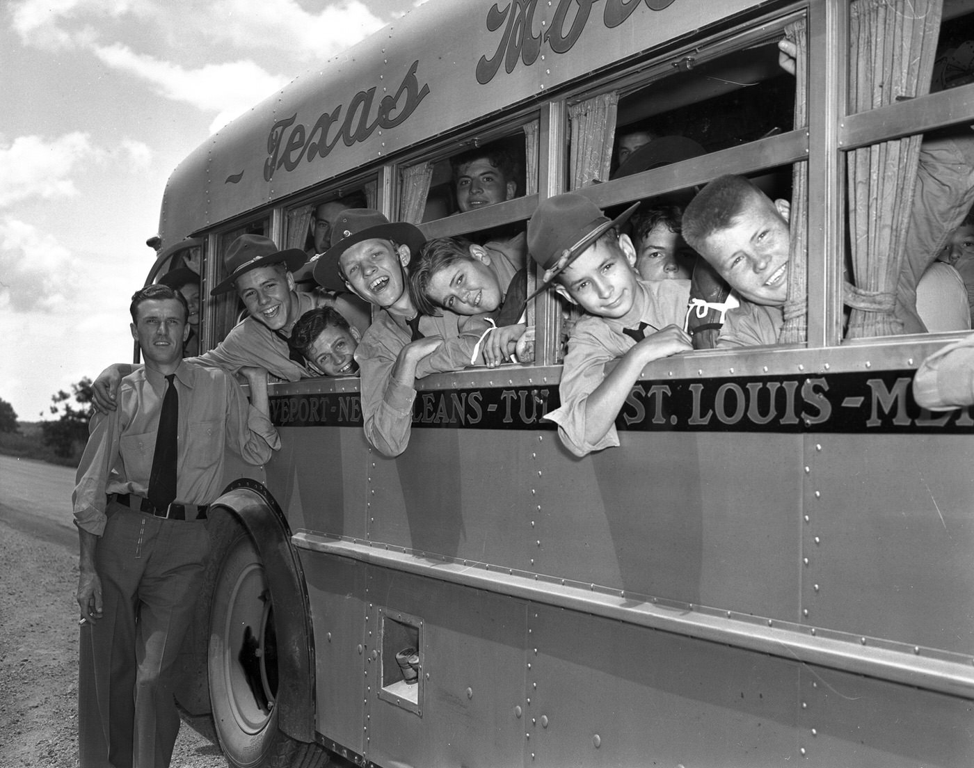 #50 Fort Worth public school cadets leaving for Camp Dallas, 1939