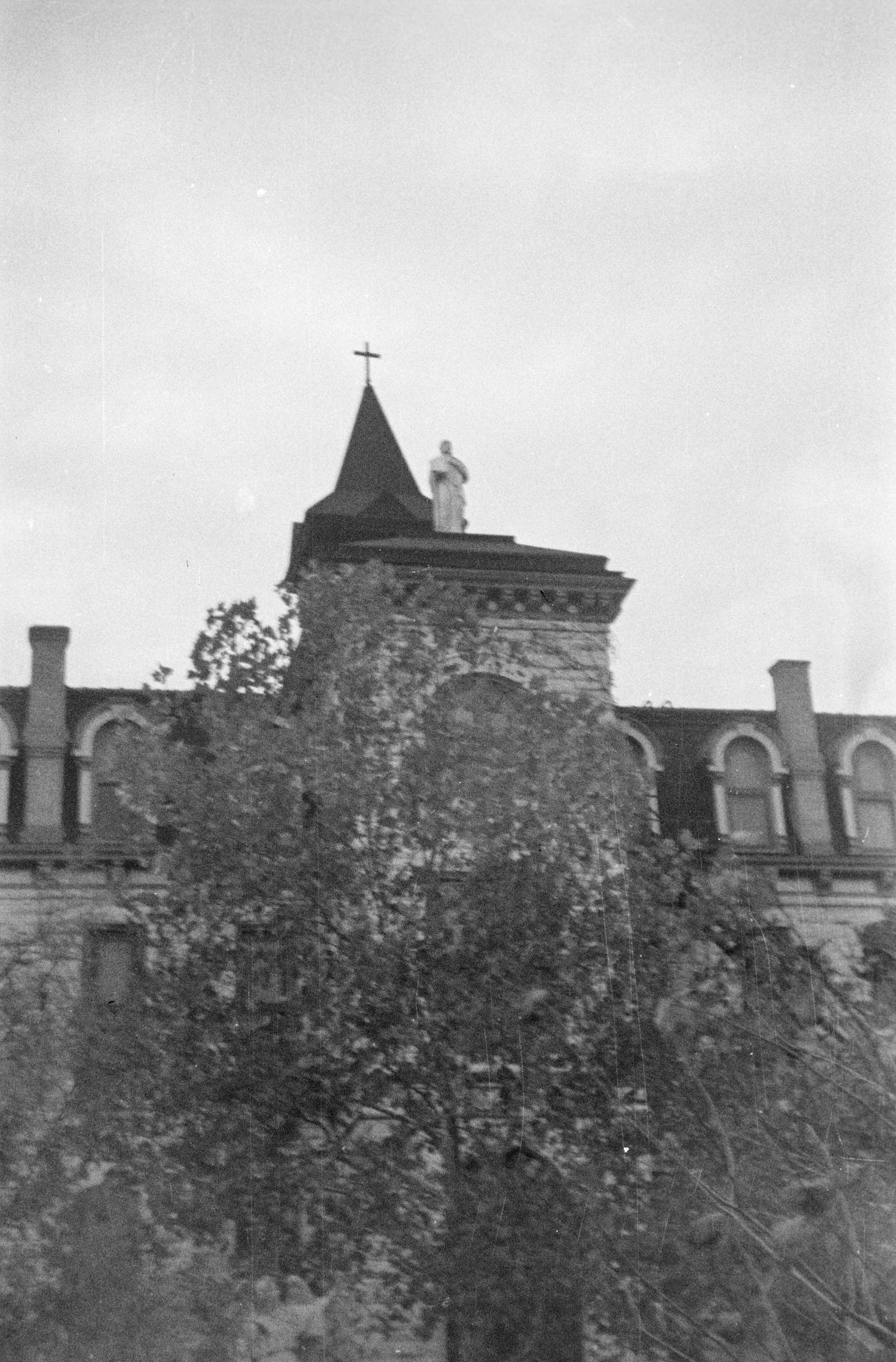 #69 A church in downtown Fort Worth, Texas, 1930s