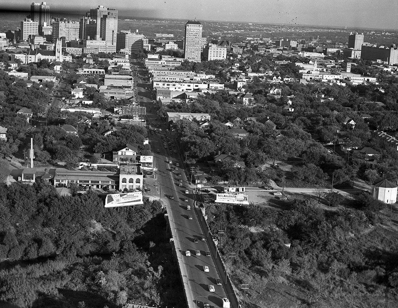#28 Aerial view of West 7th Street, 1950.