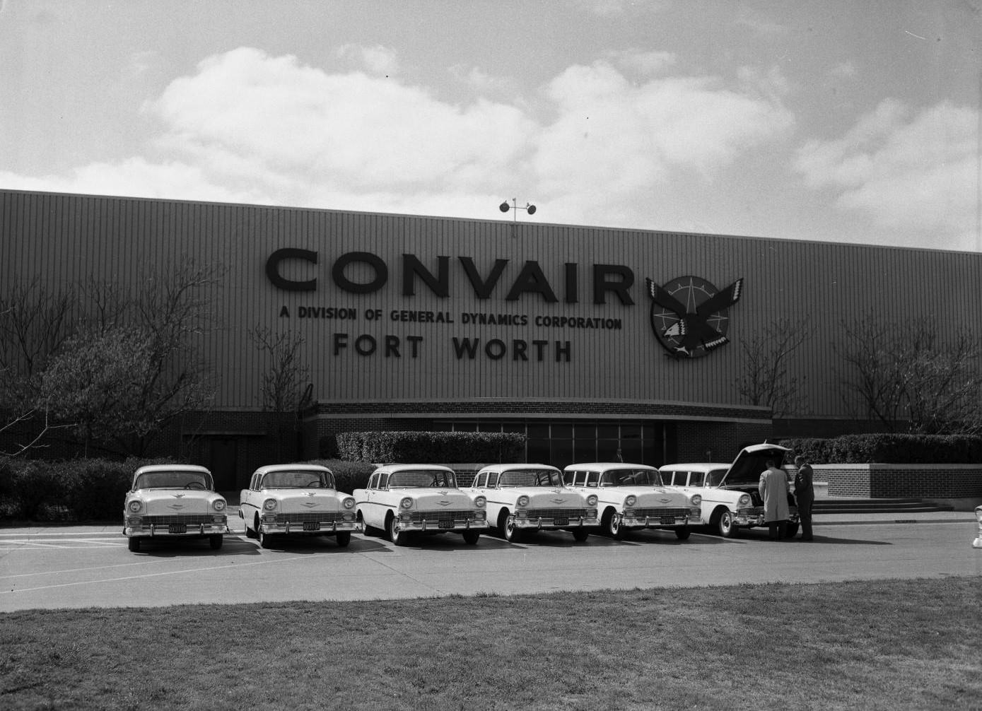 #21 Convair plant in Fort Worth with parked cars, 1956.