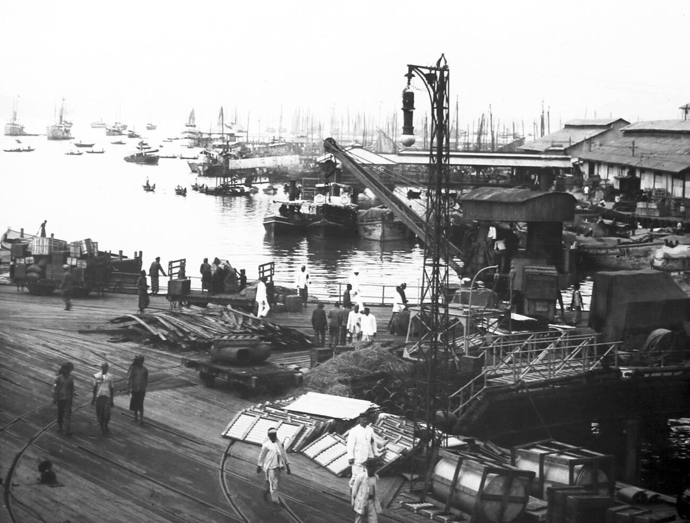 #70 Honolulu dockyard, Hawaii, 1900s.