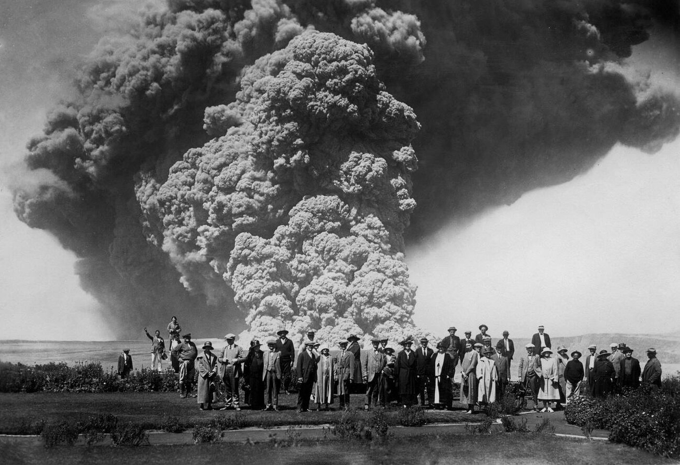 #39 Visitors observing Kilauea eruption from the Volcano House Hotel, Hawaii, 1924.