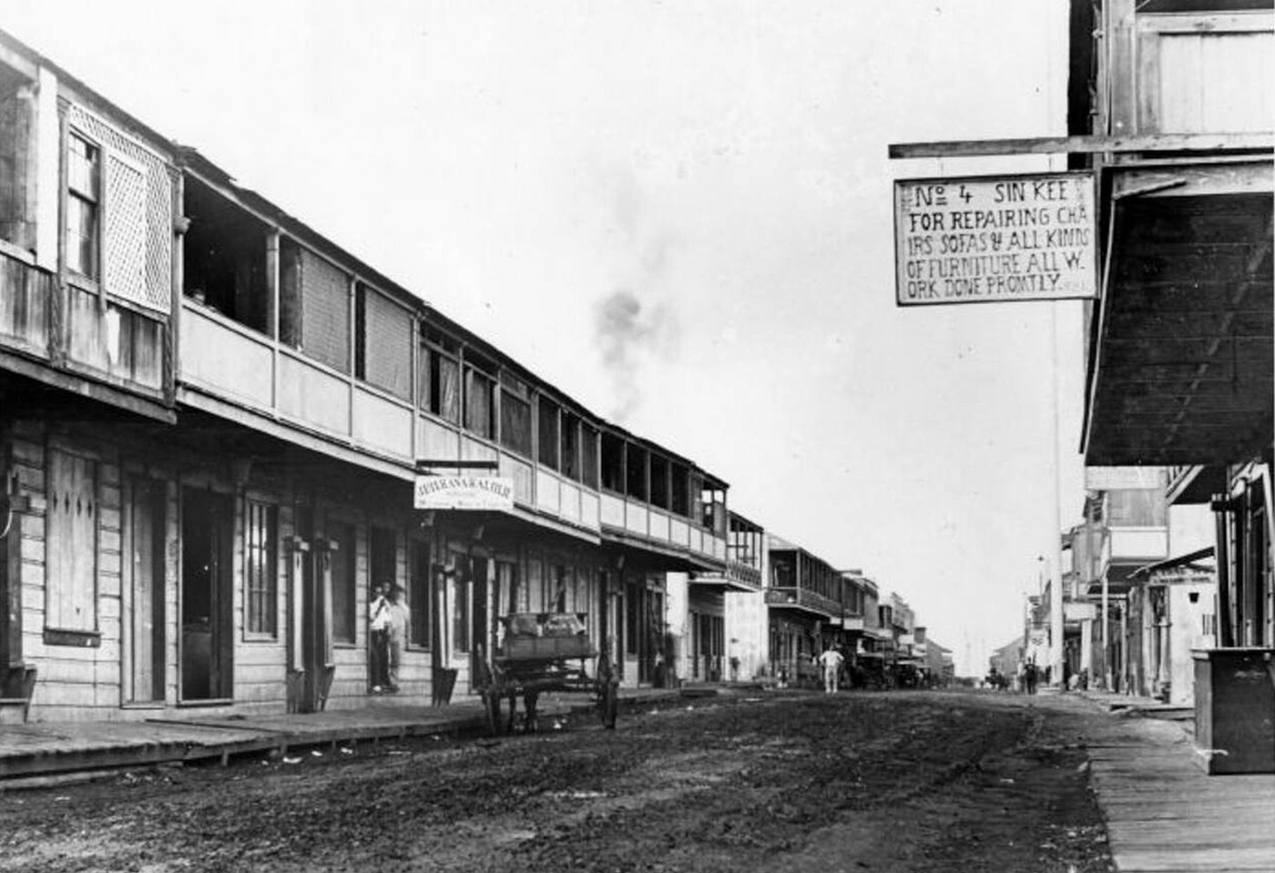 #12 Honolulu’s scenic beauty and cultural landmarks, 1900s.