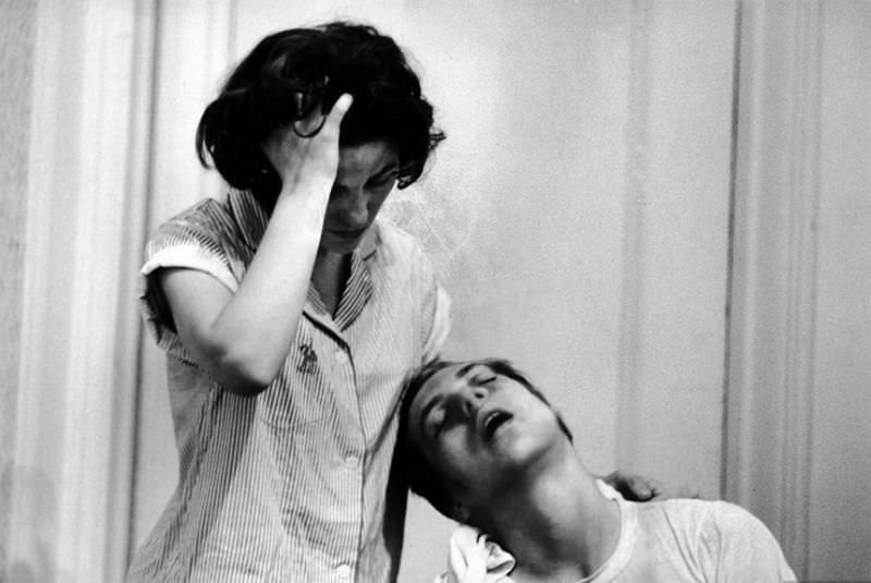#7 Karen trying to save the life of a fellow addict who has overdosed.