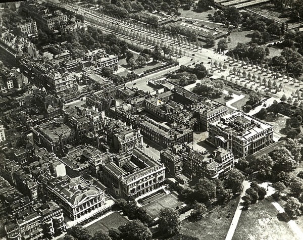 #20 St James’ Palace & the Mall