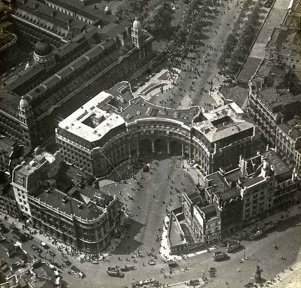 #6 Admiralty Arch