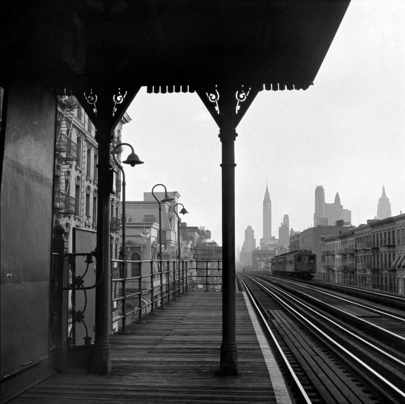#43 Looking downtown from the Third Avenue elevated railway, New York, 1942.