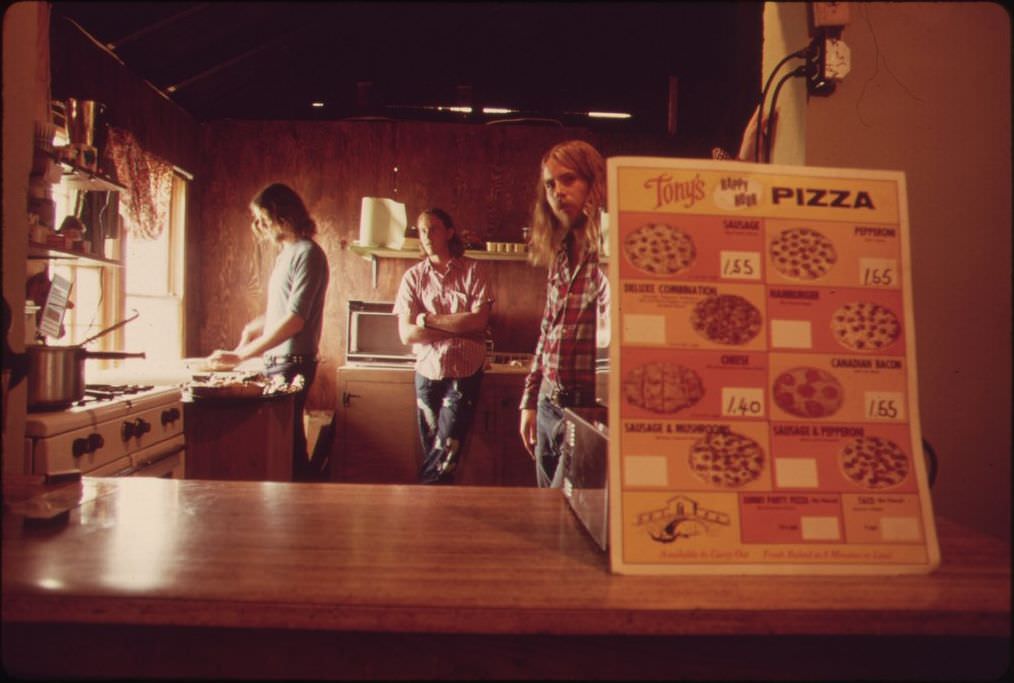 #32 A pizza place in Leakey, Texas, 1973.