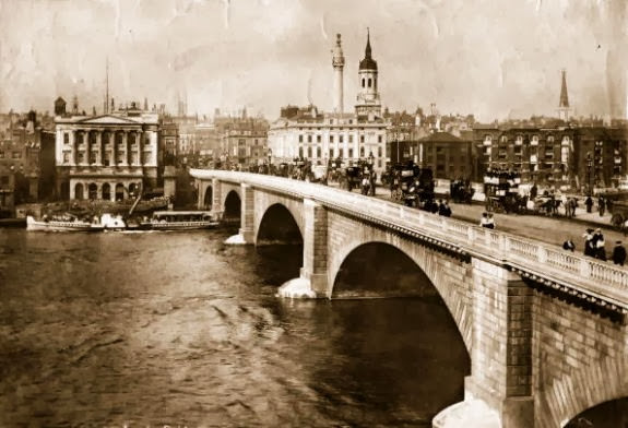 #30 Traffic on the London Bridge, looking north, 1890.