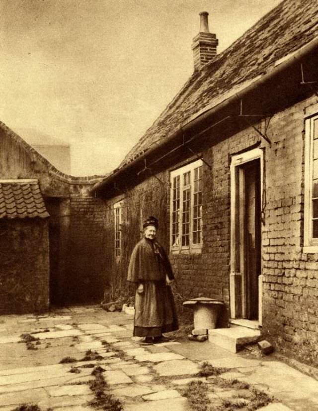 #75 Poplar Almshouses.