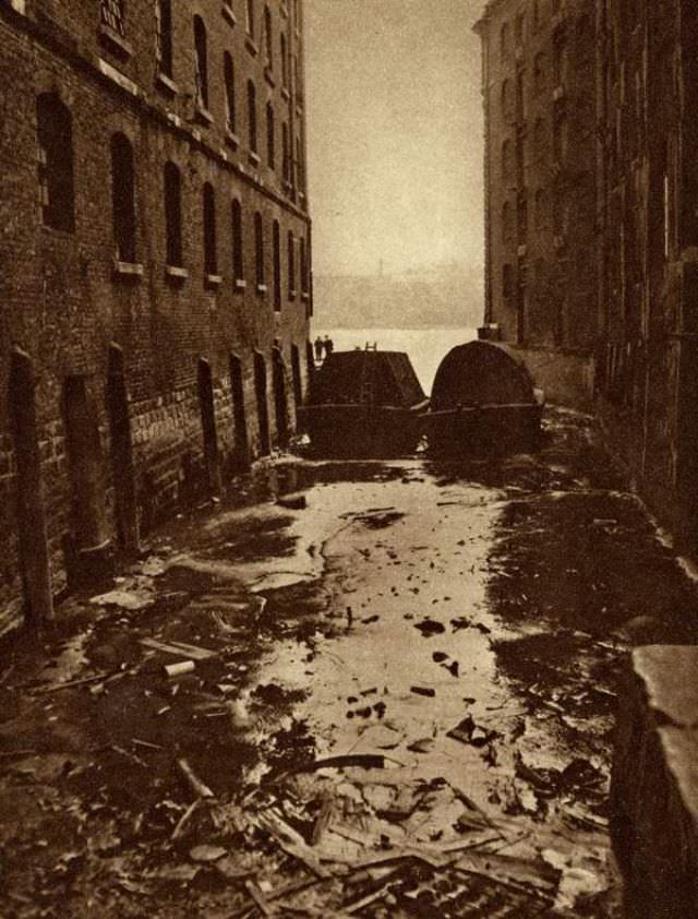 #78 Puddledock Blackfriars.