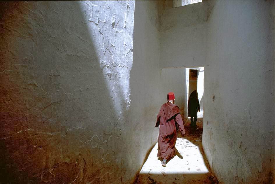 #18 Alley near the sanctuary of Moulay Idriss, 1984.