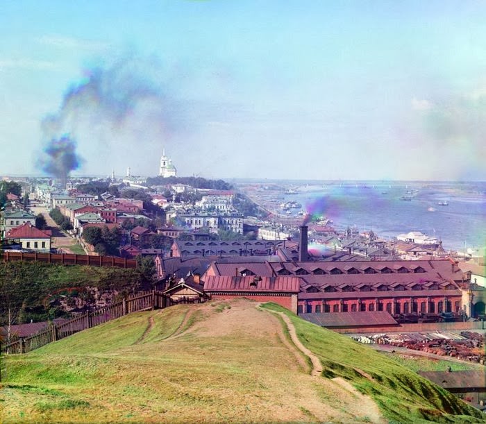 General view of the city of Perm with urban slides, 1909.