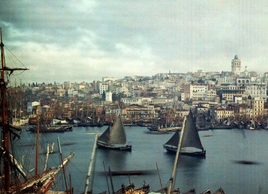 General view of the Golden Horn in Constantinople.