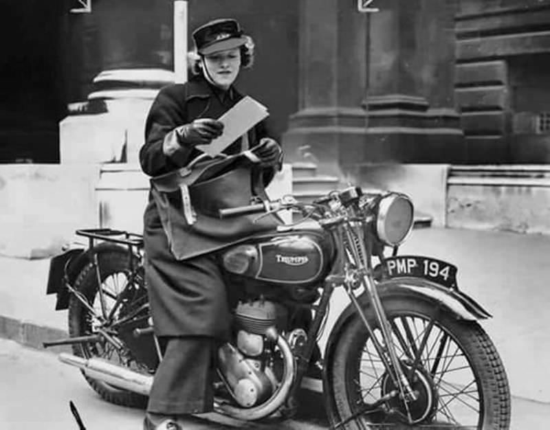 The Wrens on Wheels: Britain’s Female Dispatch Riders During World War II Vehicles &; Transportation