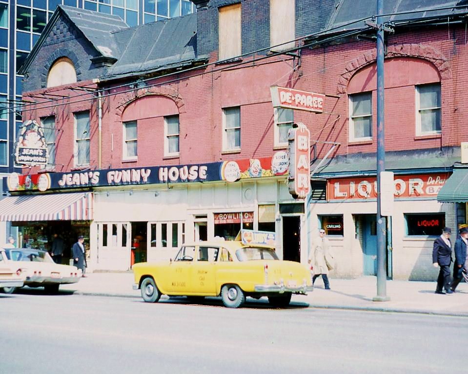 #28 Jean’s funny house, 1966.