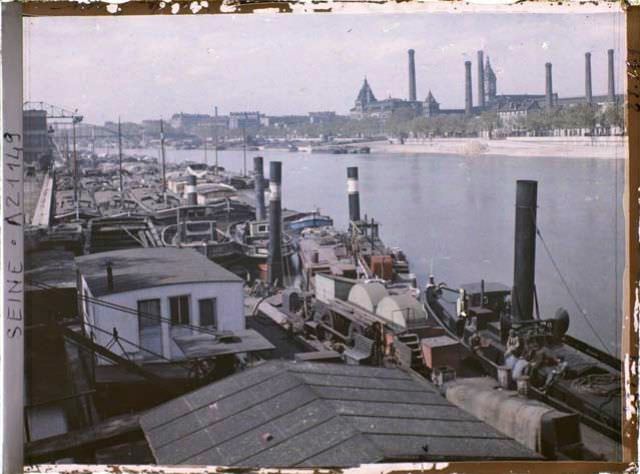 A Colorful Look Back: Street Scenes of Paris in the Early 1900s Colorization