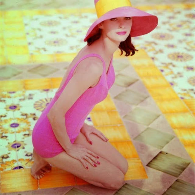 Beyond the Pose: The Art of the Fashion Photoshoot in 1950s Vogue and Harper’s Bazaar Fashion &; Cult